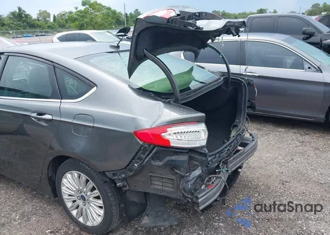 2016 Ford Fusion Hybrid Se z USA, uszkodzony, nr VIN 3FA6P0LU0GR292446